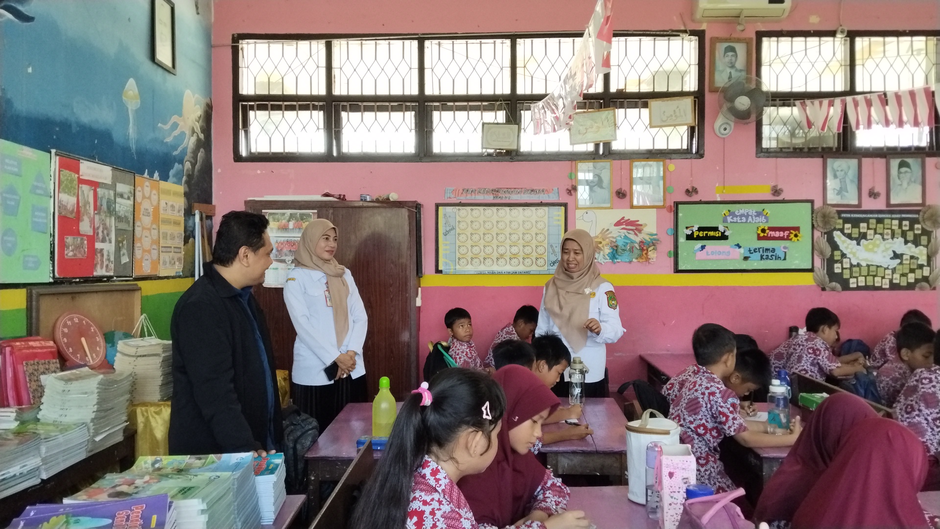 Mahasiswa PGMI UIN Palopo Tuai Pujian dalam Supervisi MBKM 2025, Kreatif dan Adaptif di Kelas!